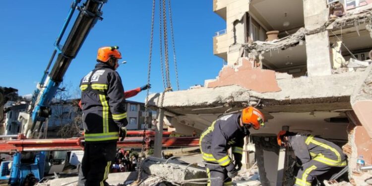 Les Pompiers Humanitaires Du GSCF : Un Soutien Essentiel Dans Un Monde En Mutation