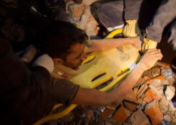 Le 25 Avril 2015, Le Népal A Été Frappé Par Une Série De Séismes Dévastateurs