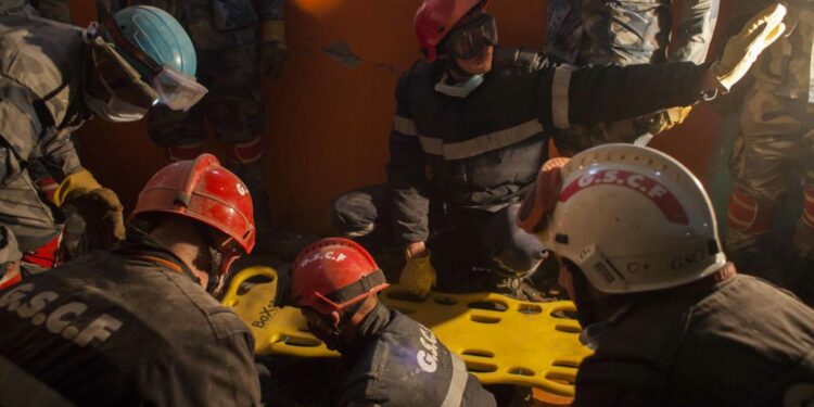 Le 25 Avril 2015, Le Népal A Été Frappé Par Une Série De Séismes Dévastateurs