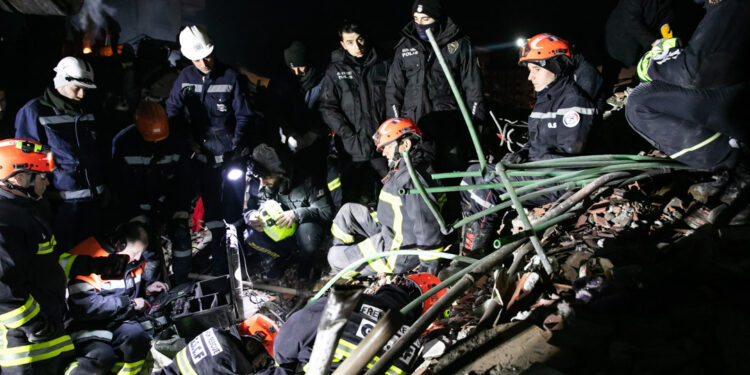 Turquie : Un Membre Du GSCF Partage Son Expérience D’intervention Lors D’une Réunion Au SDIS 44