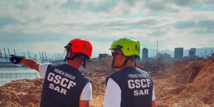 ONG de pompiers humanitaire face à l'urgence internationale