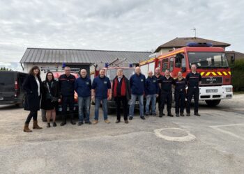 Le Grand Reims offre des véhicules et du matériel aux pompiers humanitaires du GSCF