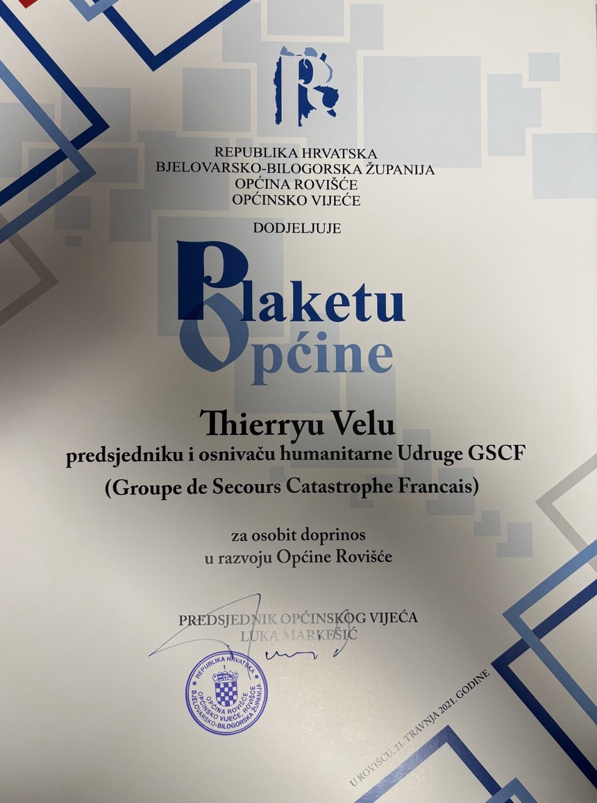 Diplôme d'honneur remis à Thierry VELU