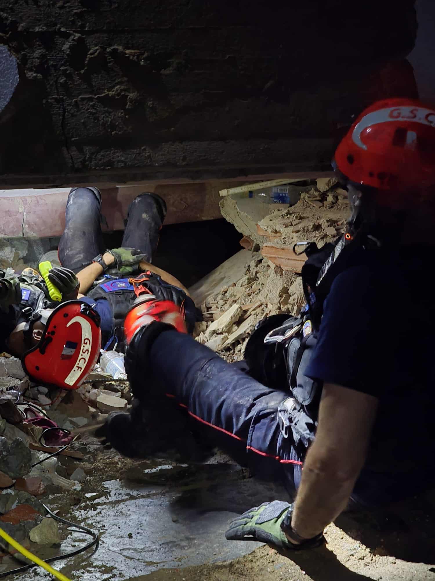 Les pompiers humanitaires du GSCF en intervention après le séisme au Venezuela